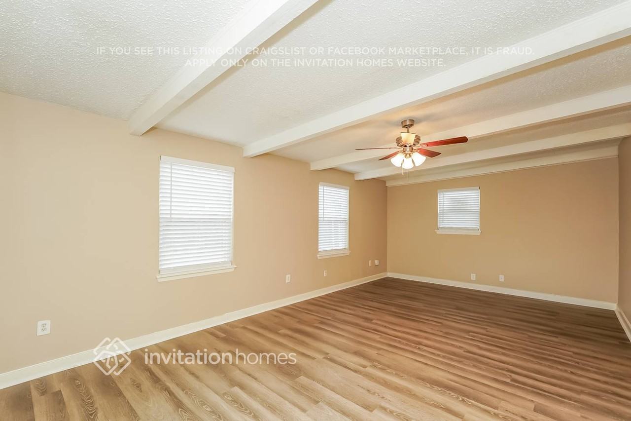 1231 Rutherford Dr - Photo 3 of 17