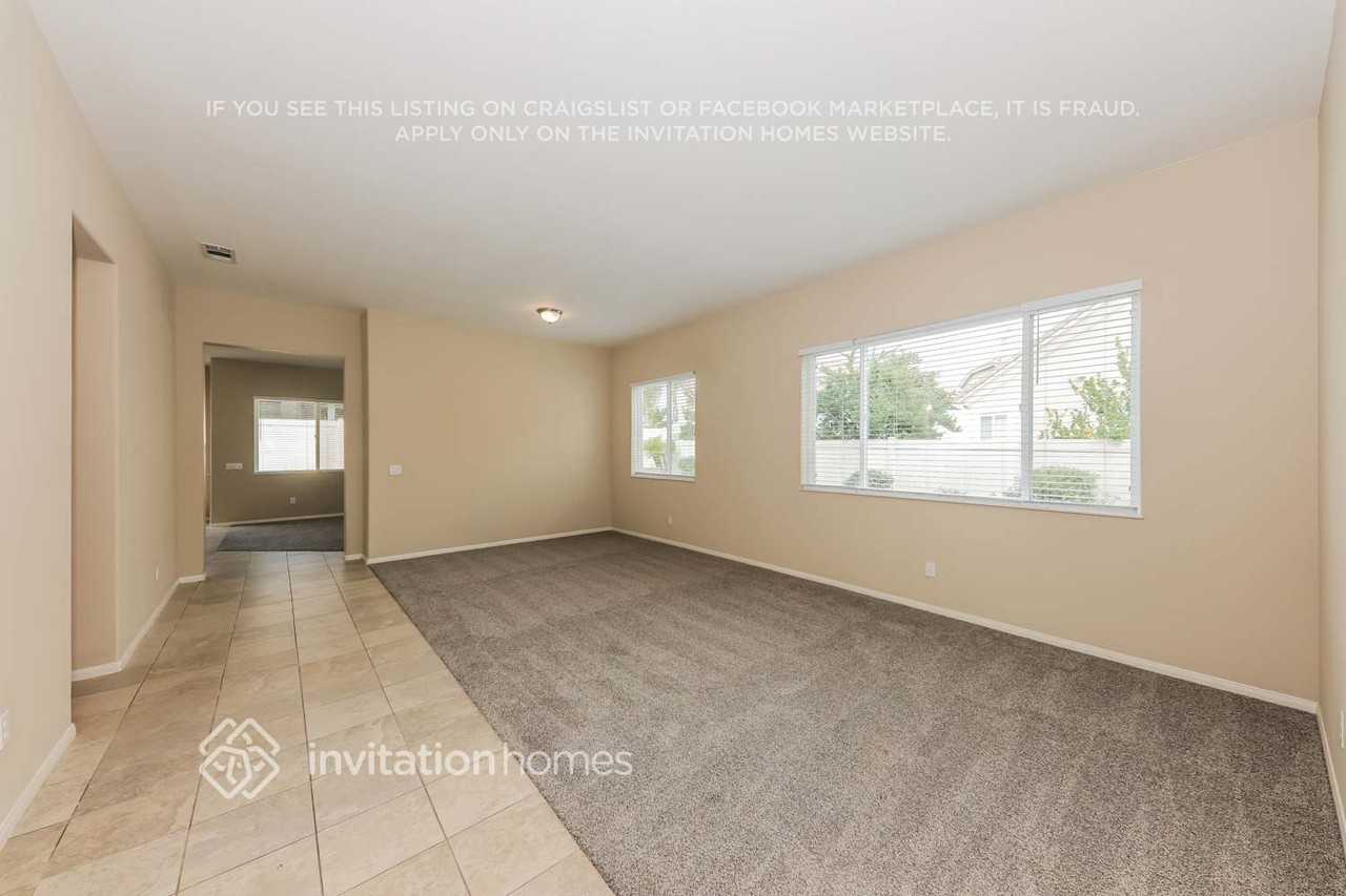 740 Copper Cir - Photo 3 of 17