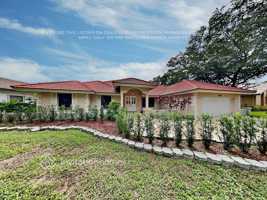 featured image of 5111 Nw 81st Ter