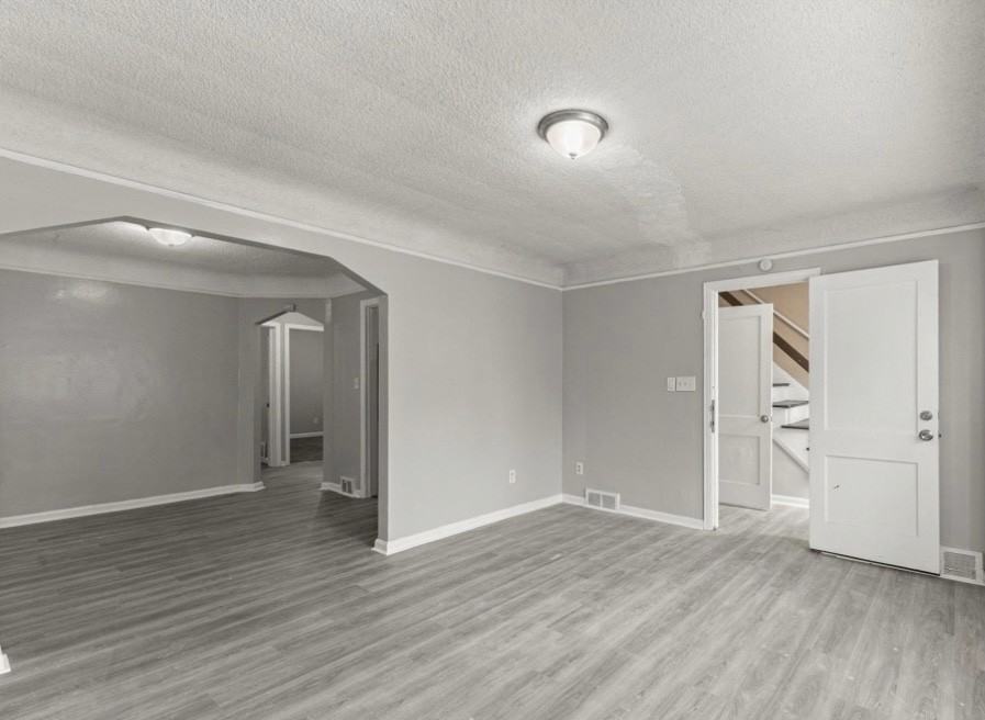 4268 Cortland St #1 - Photo 5 of 13