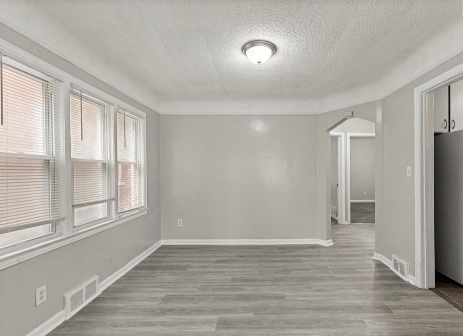 4268 Cortland St #1 - Photo 6 of 13