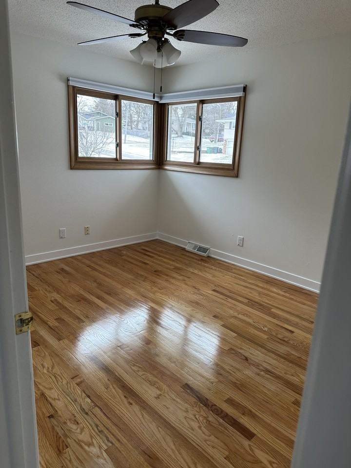 3207 90th St #1 - Photo 3 of 12