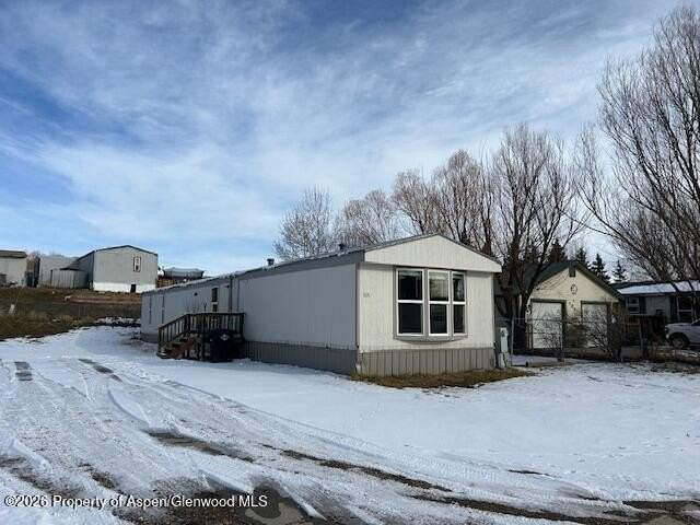 1105 Aspen Ave - Photo 2 of 14