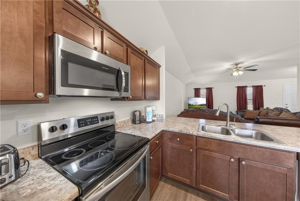 8110 Dogwood Dr - Photo 5 of 34