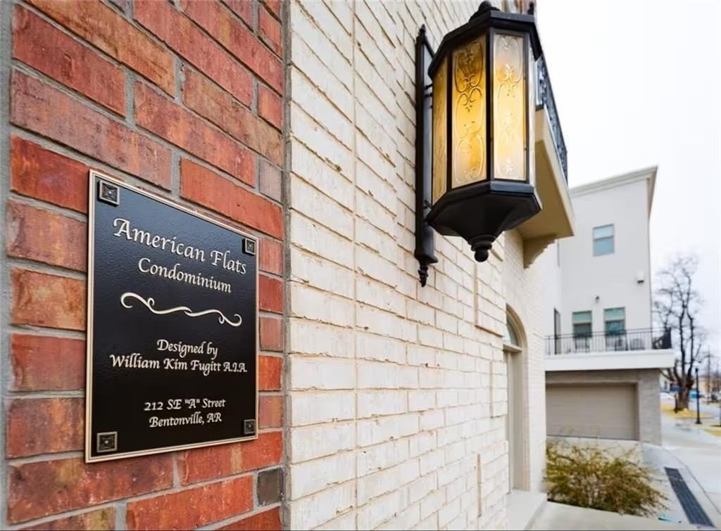 212  SE A  ST Unit #11 #11 - Photo 2 of 22