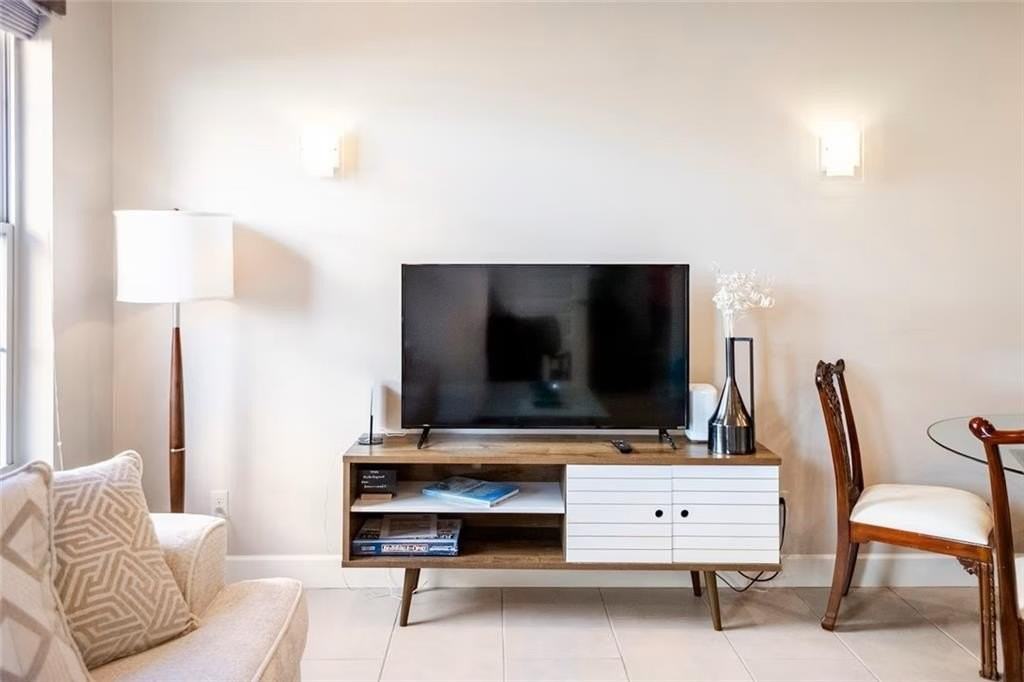 212  SE A  ST Unit #11 #11 - Photo 5 of 22