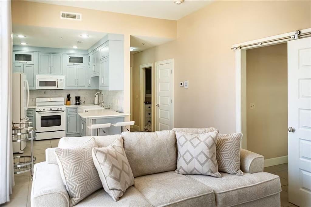 212  SE A  ST Unit #13 #13 - Photo 7 of 33