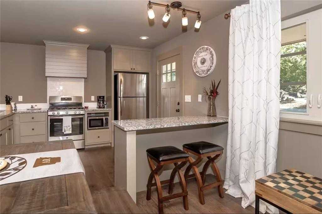 301 Nw F St - Photo 7 of 24