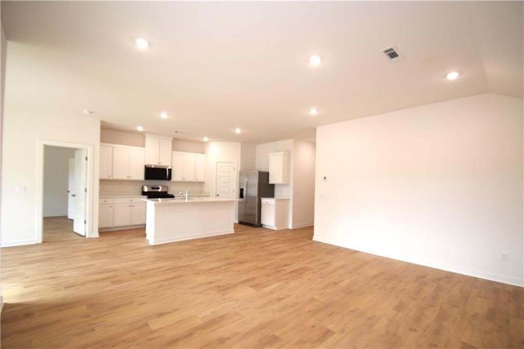 373 Florida Ave - Photo 5 of 27