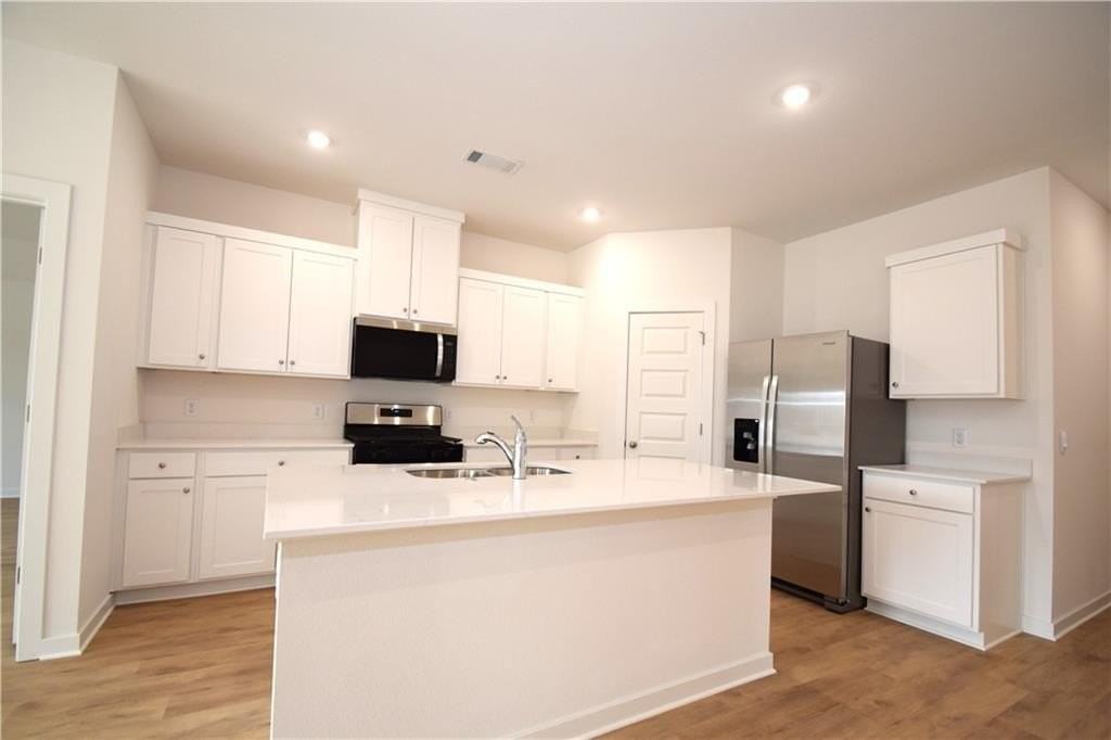 373 Florida Ave - Photo 6 of 27