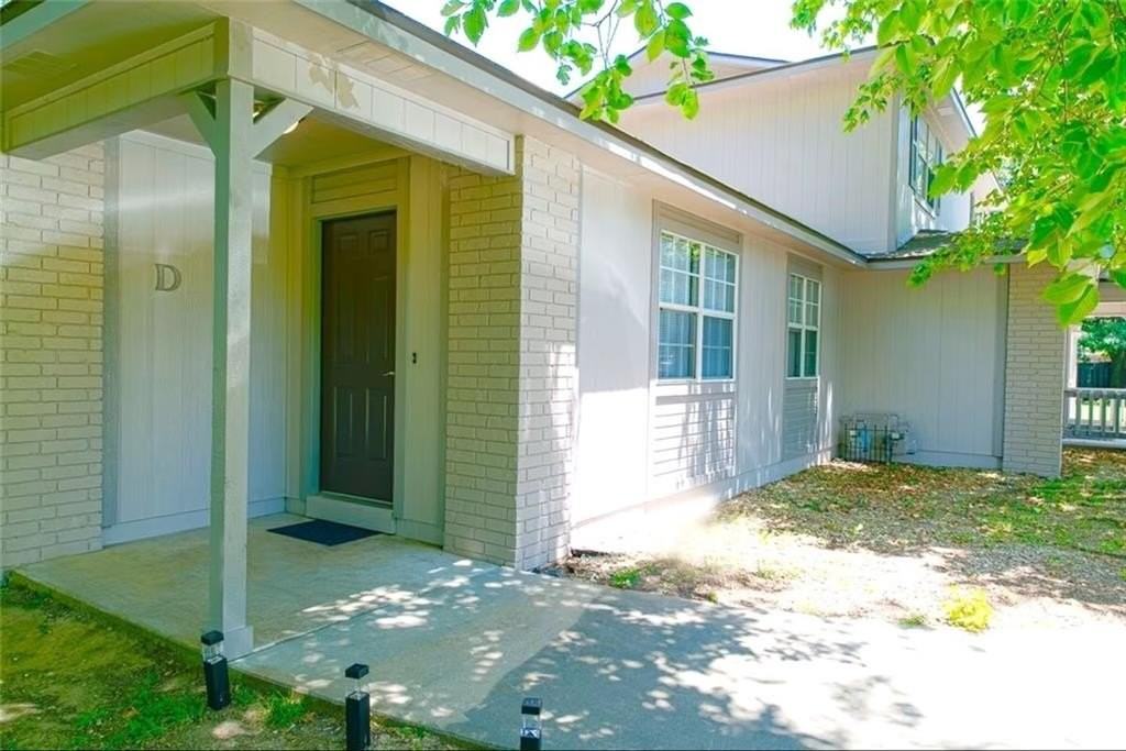 106 Nw Park St #A - Photo 2 of 18