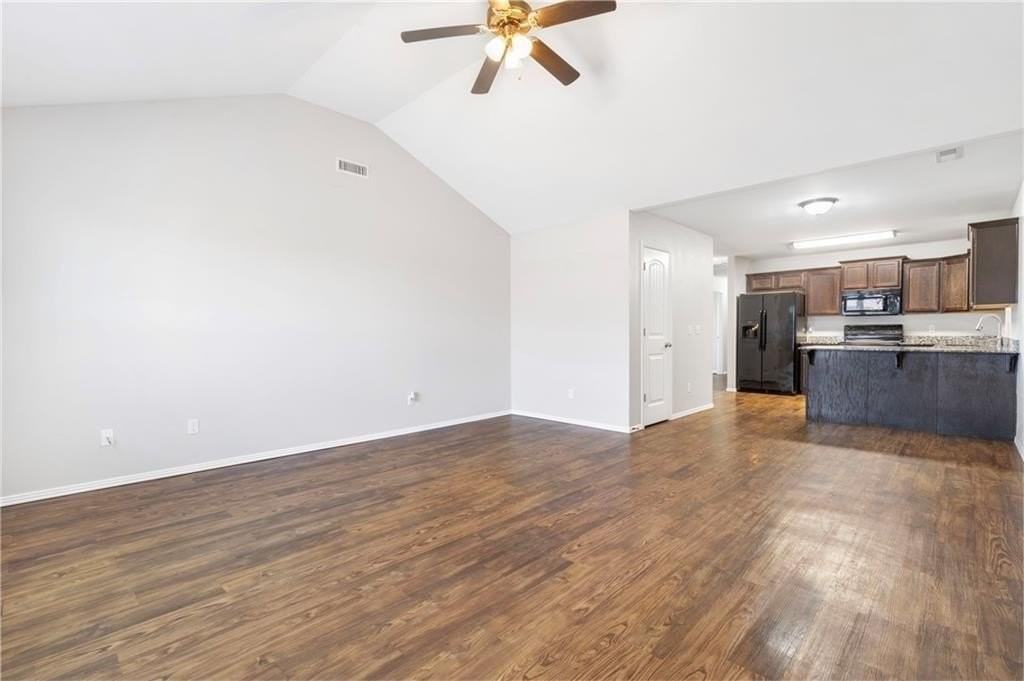 103 Foxglove St - Photo 5 of 19