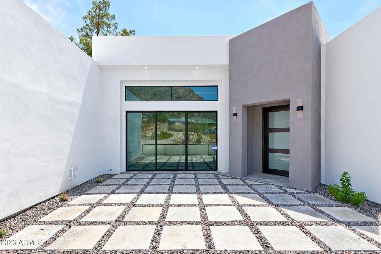 2423 E Lincoln Cir - Photo 2 of 26