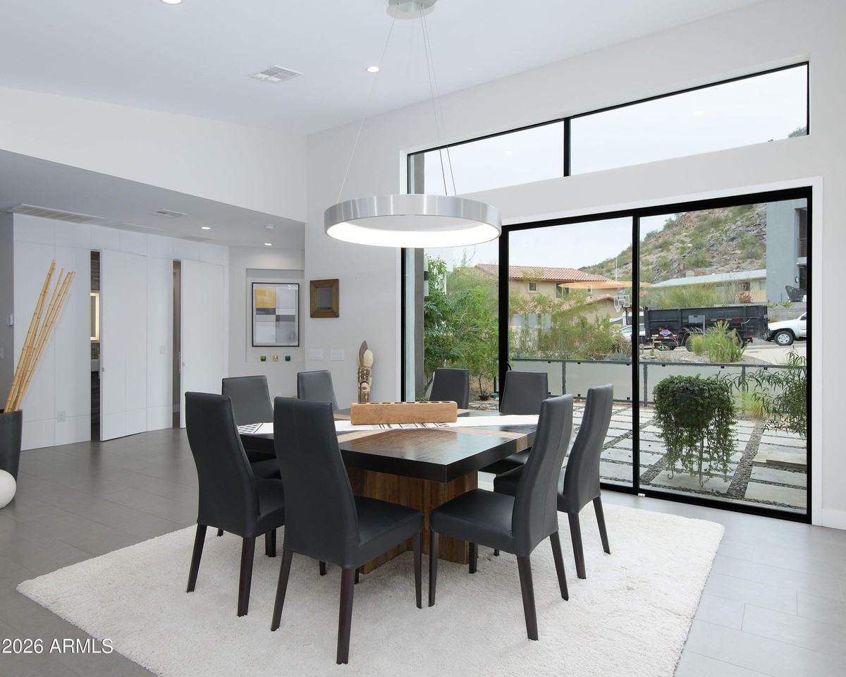 2423 E Lincoln Cir - Photo 4 of 26