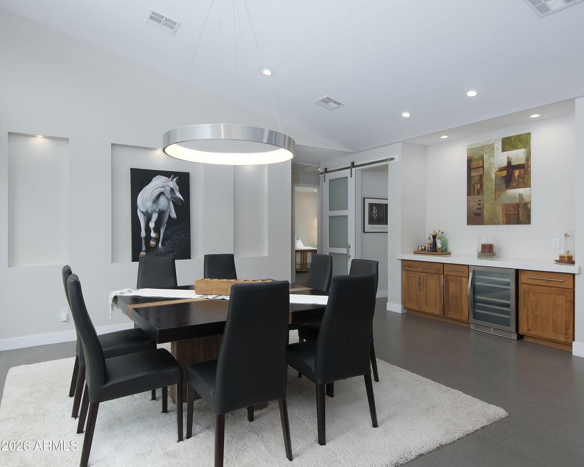 2423 E Lincoln Cir - Photo 6 of 26