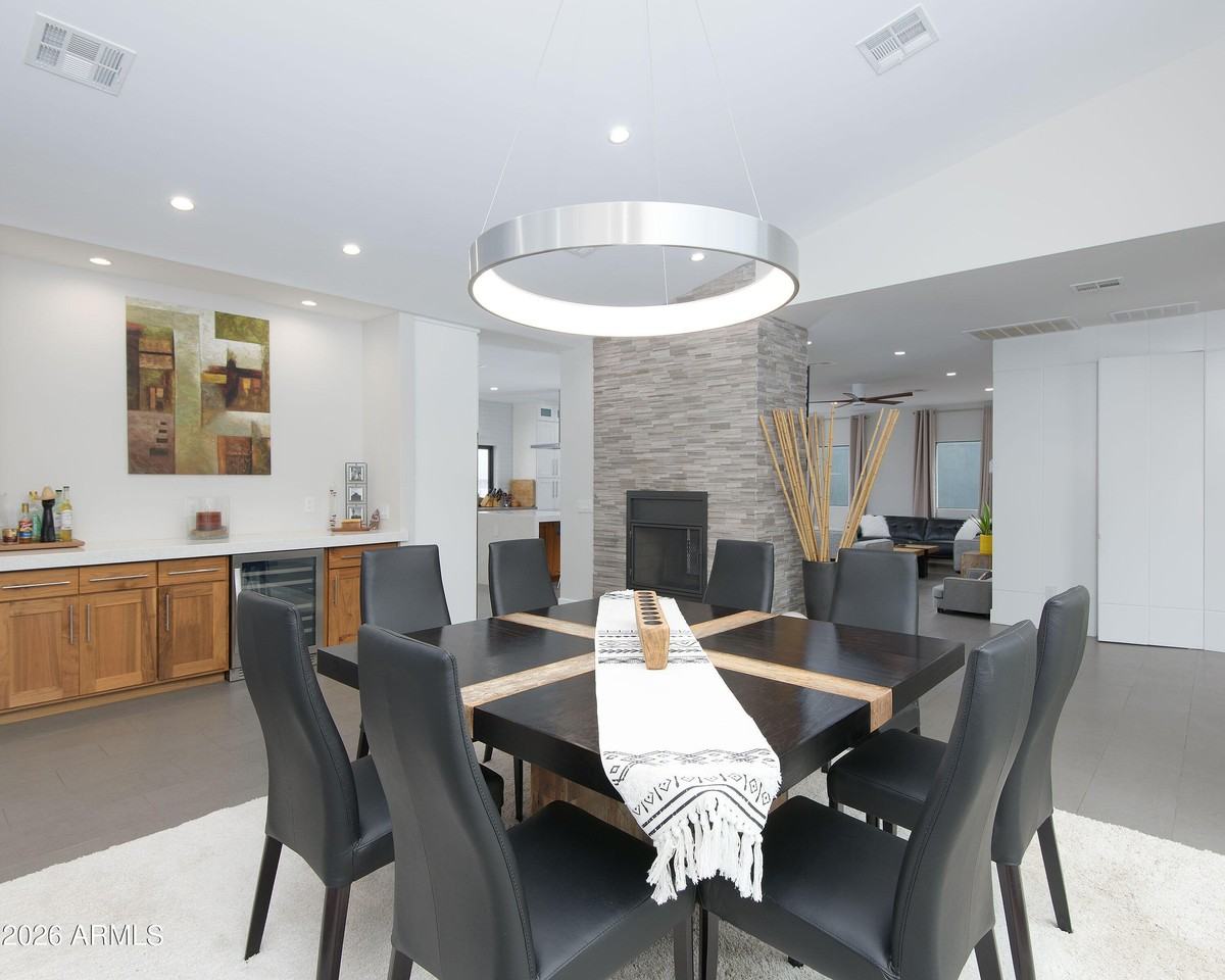 2423 E Lincoln Cir - Photo 7 of 26