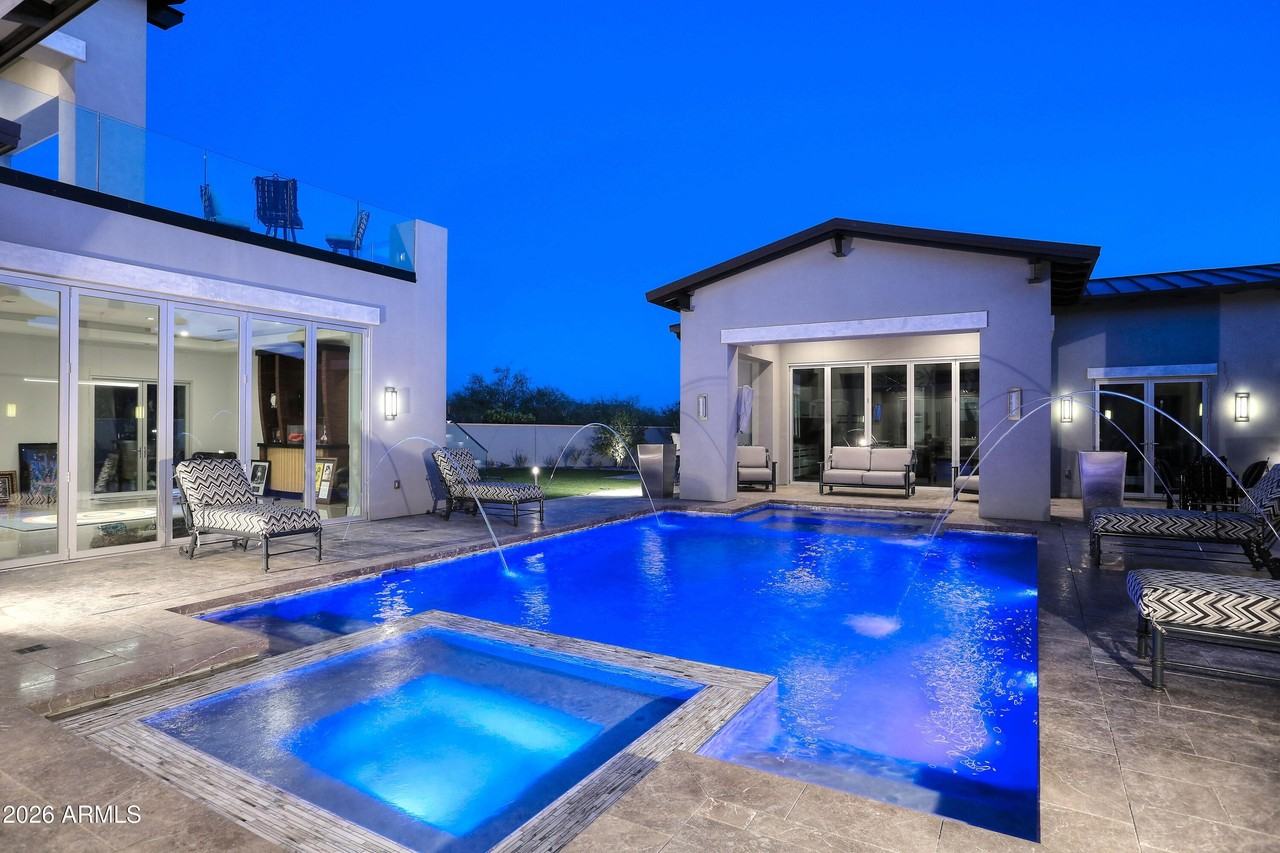 9979 E Toms Thumb - Photo 4 of 50