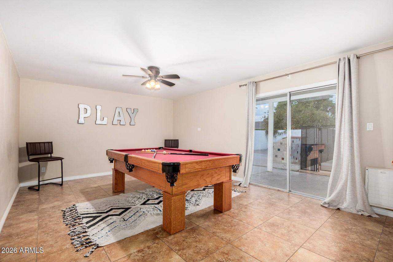 2424 W Portobello Ave - Photo 4 of 27