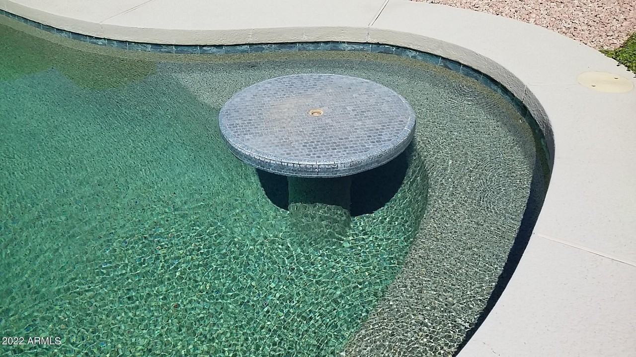 16146 N 158th Ave - Photo 7 of 50