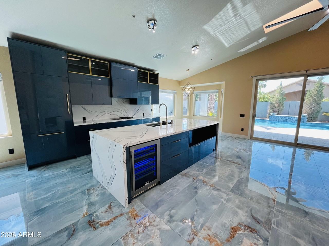 8709 E Gail Rd - Photo 3 of 19