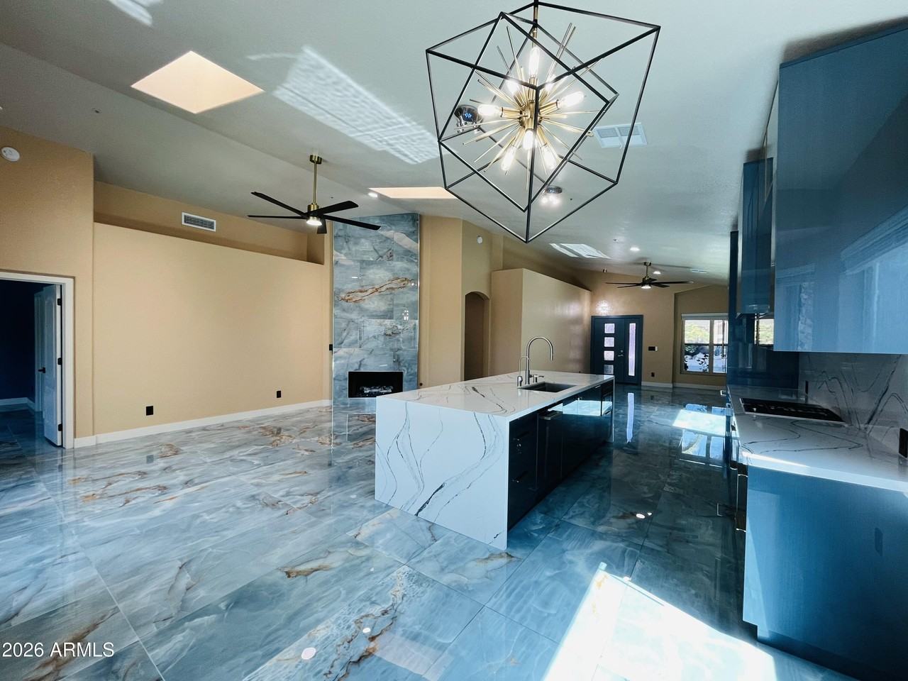 8709 E Gail Rd - Photo 4 of 19