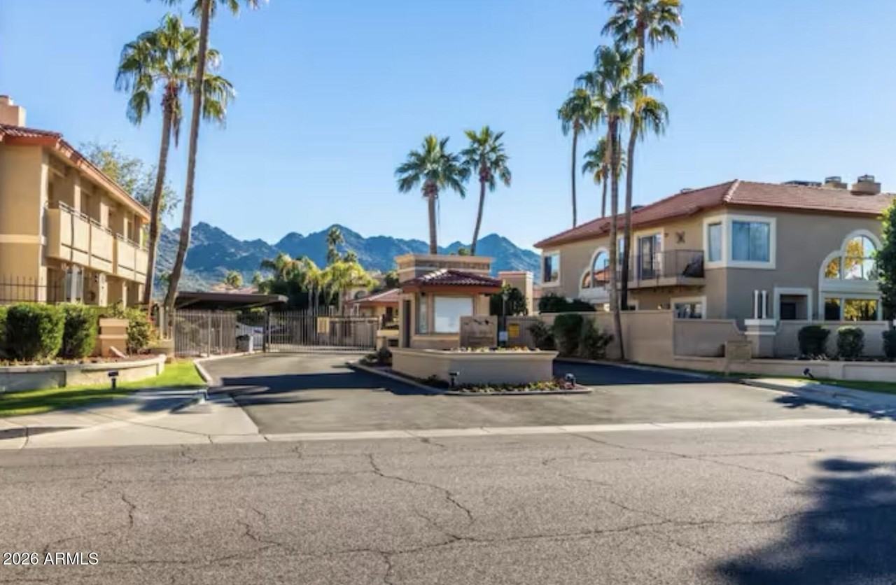 10232 N 12th Ct Unit 2 #2 - Photo 2 of 41