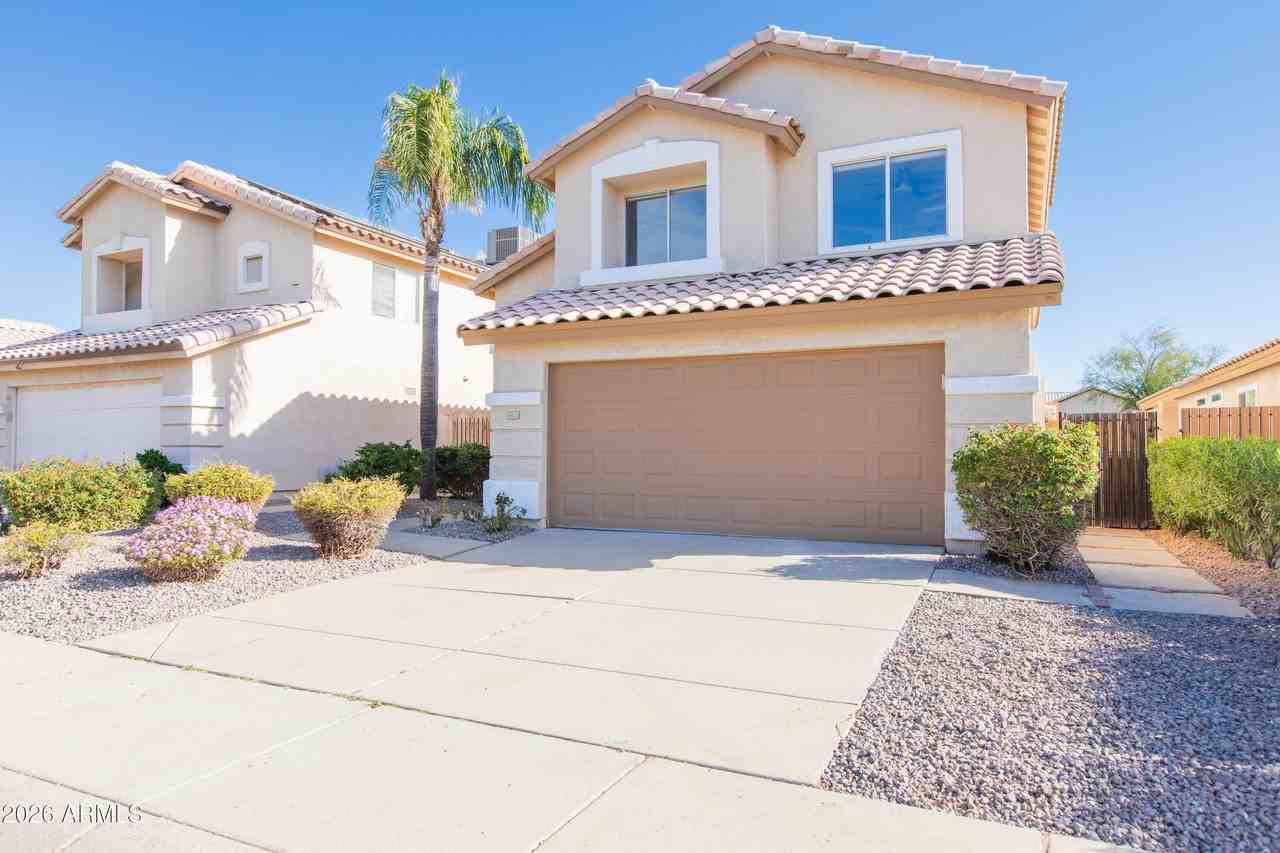 18623 N 39th Way - Photo 3 of 38