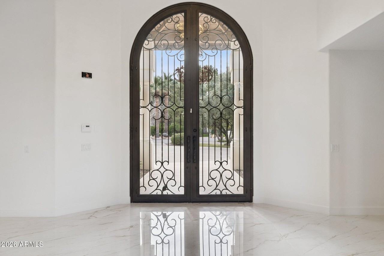 8303 N 61st Pl - Photo 5 of 50