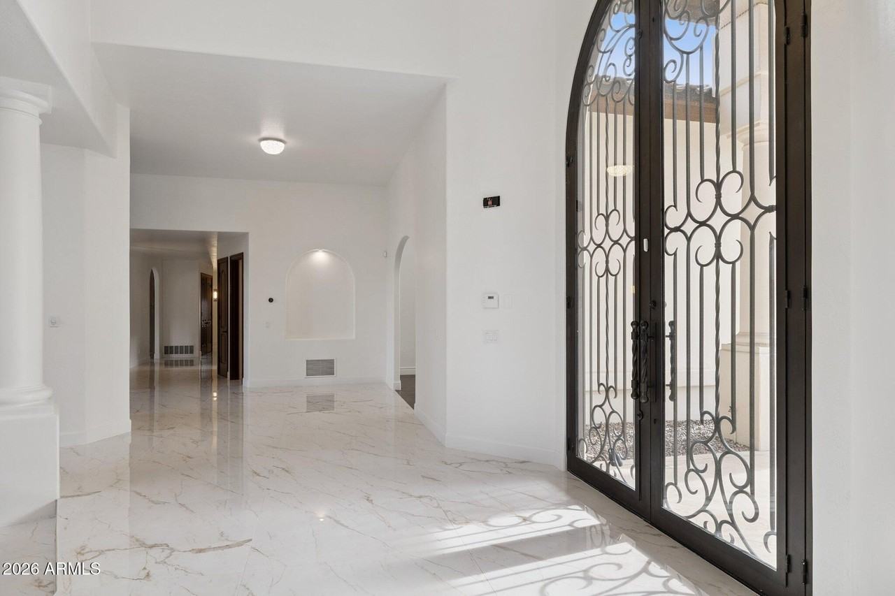 8303 N 61st Pl - Photo 6 of 50