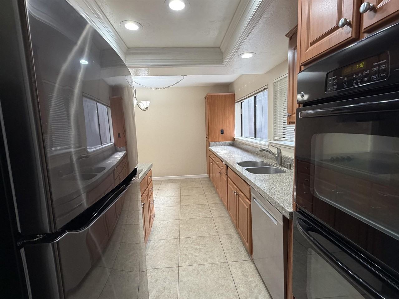 5143 Oakdale Ct - Photo 3 of 30