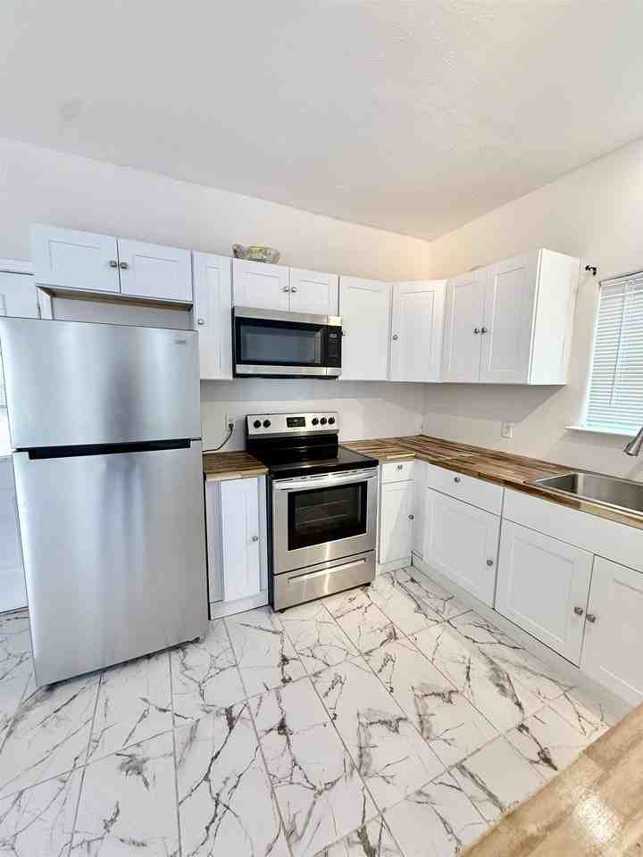 5328 S College St - Photo 3 of 6