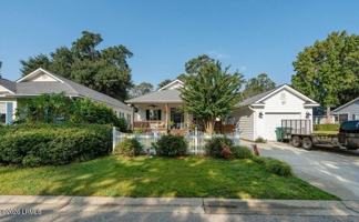 featured image of 6 Rockville Way