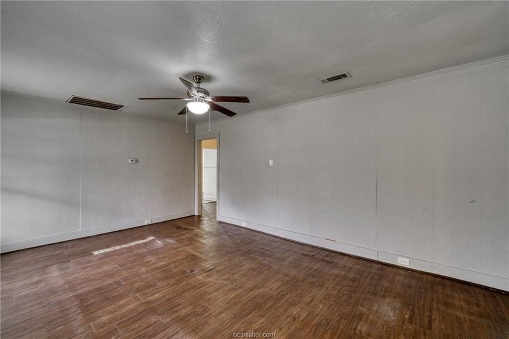 1505 Echols St #B - Photo 3 of 17