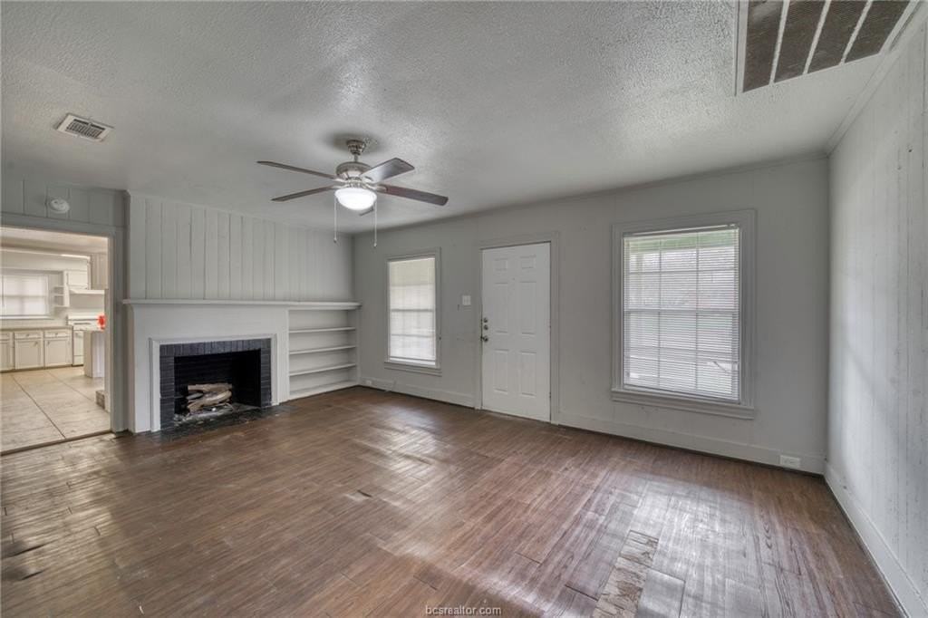 1505 Echols St #B - Photo 4 of 17