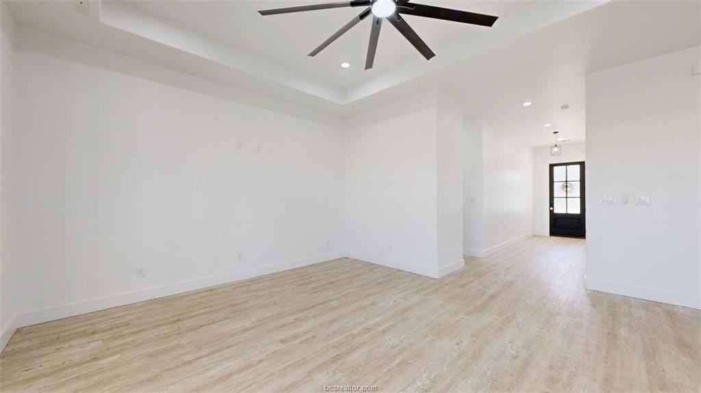 4867 N Oakland Ln - Photo 4 of 50