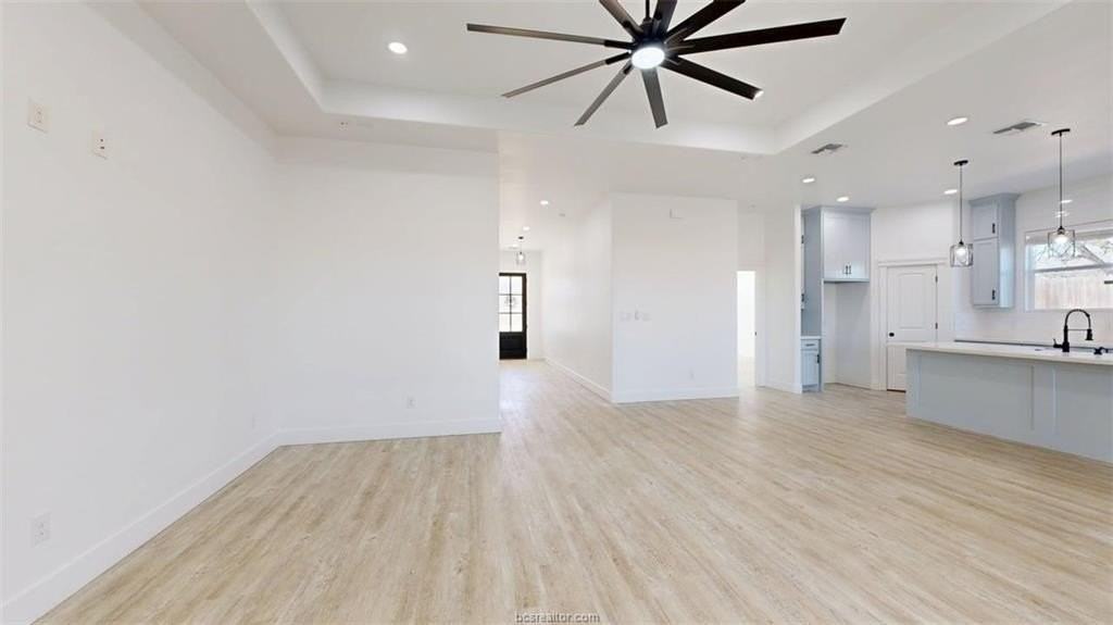 4867 N Oakland Ln - Photo 5 of 50