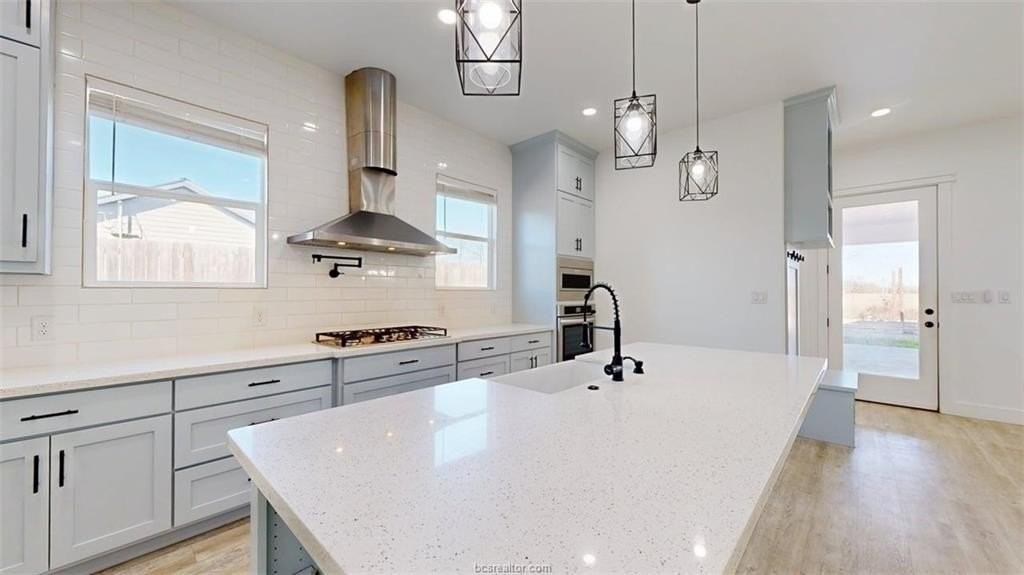 4867 N Oakland Ln - Photo 7 of 50