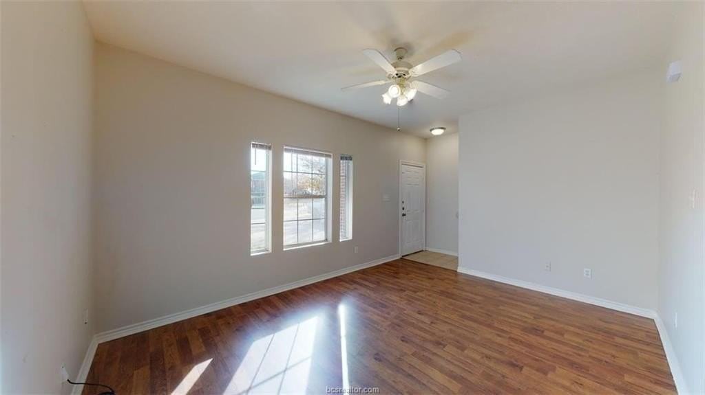 1502 Maglothin Ct - Photo 6 of 36