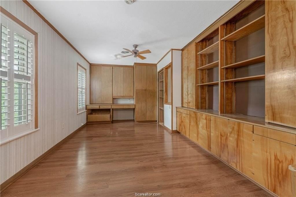 902 Holik Dr - Photo 3 of 18