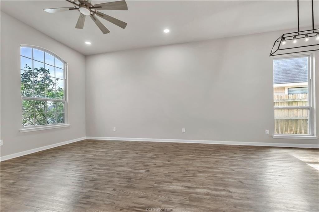 242 Fieldstone Pl - Photo 5 of 27