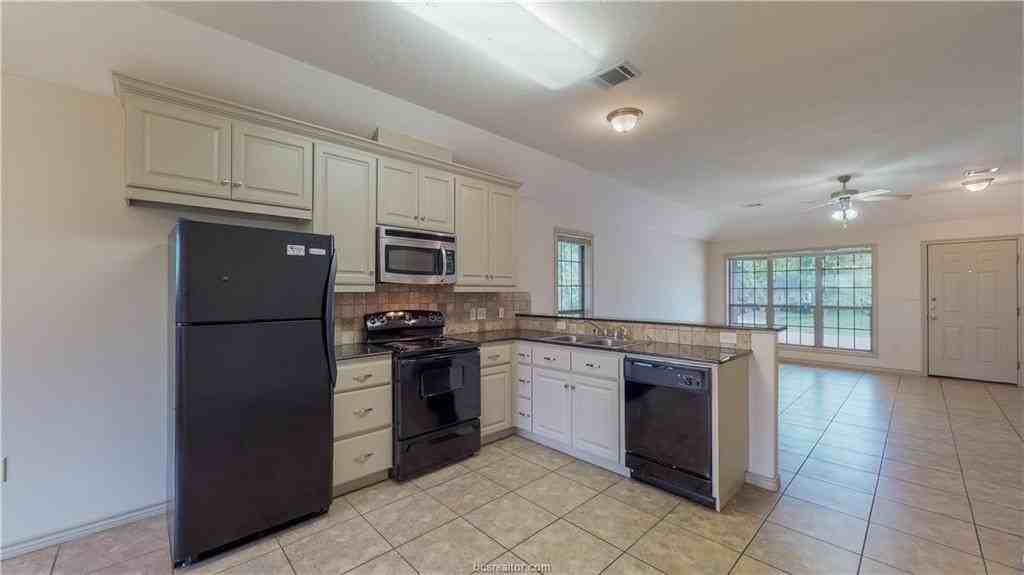 115 Richards St - Photo 4 of 47