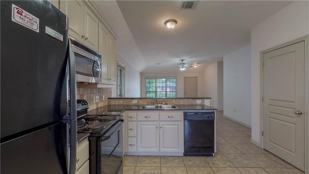 115 Richards St - Photo 6 of 47