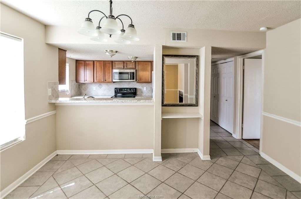 1506 Lemon Tree Ln - Photo 5 of 24