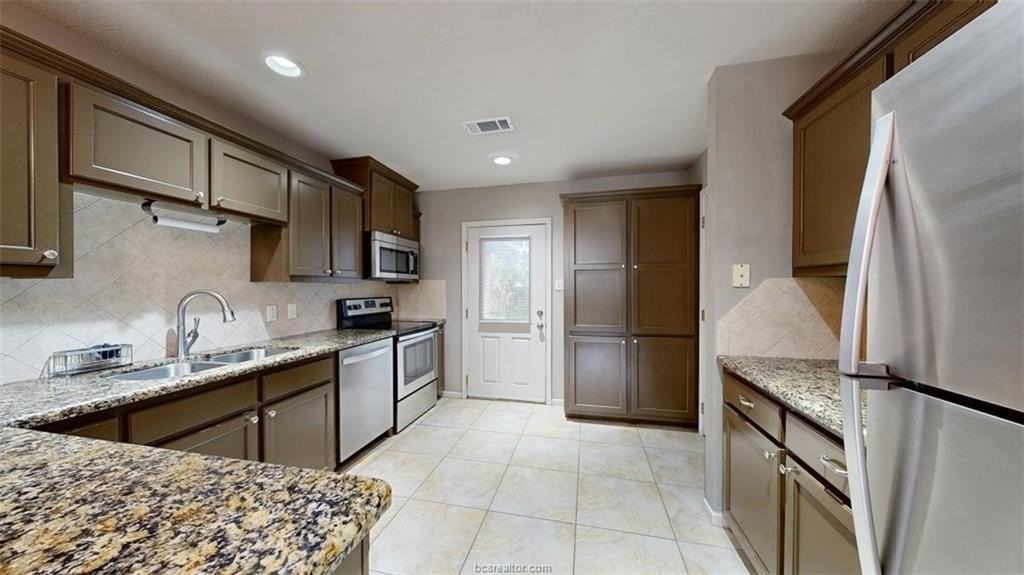 106 Sterling St #B - Photo 7 of 24