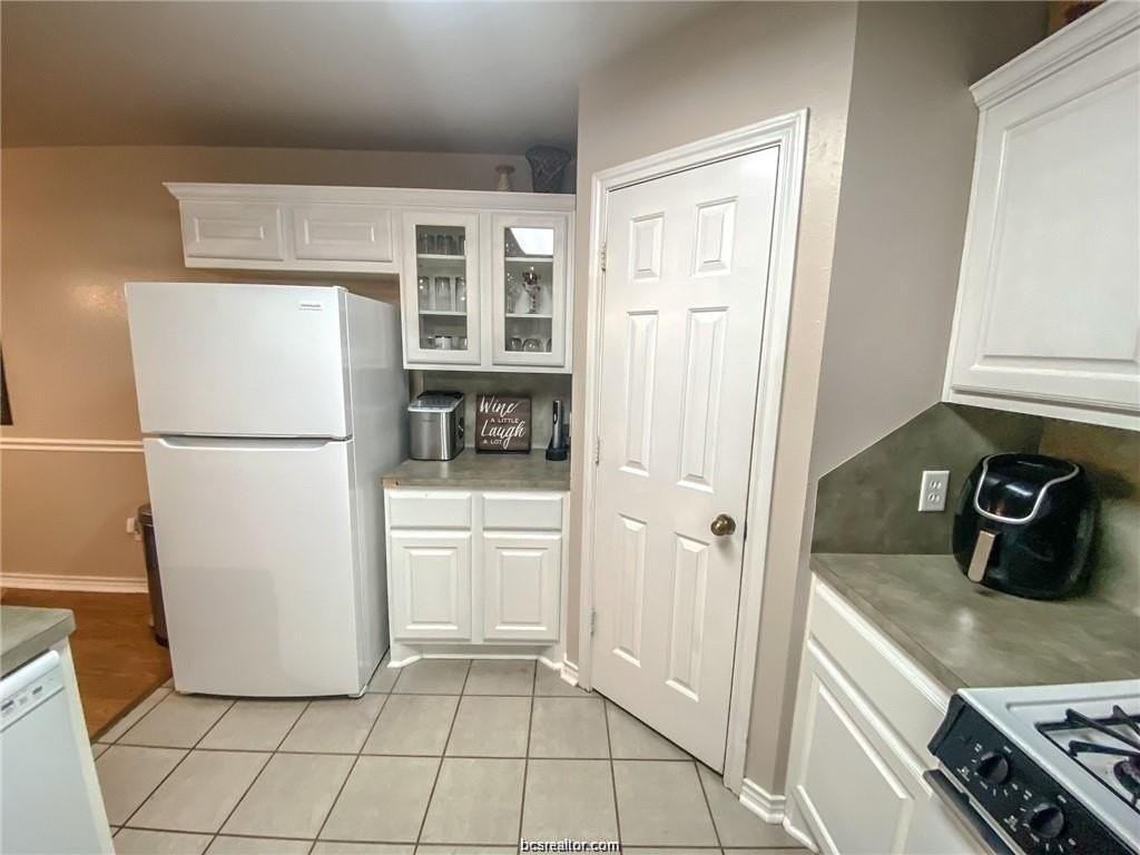 1317 Markham Ct - Photo 7 of 16