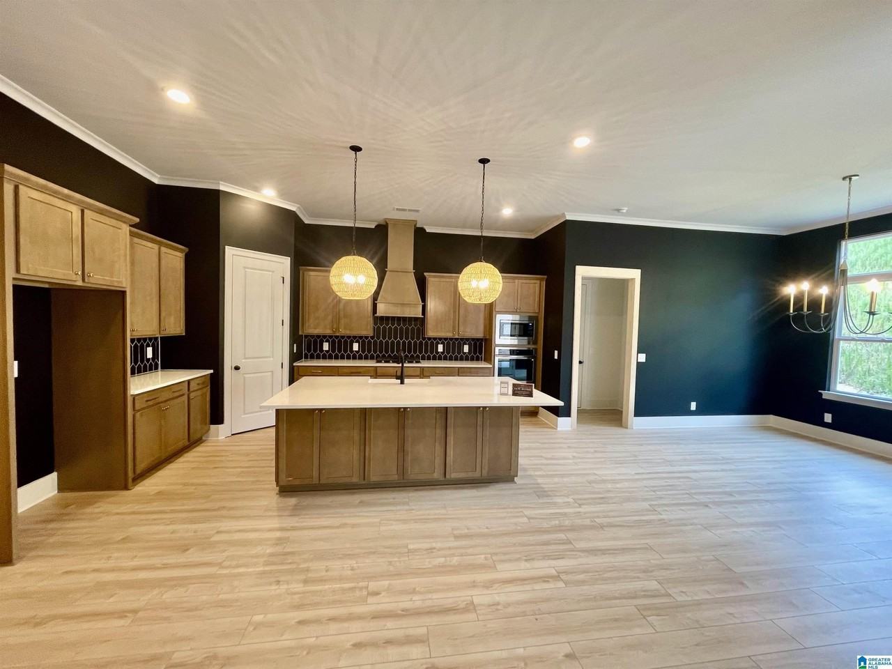 1081 Clifton Rd - Photo 7 of 50