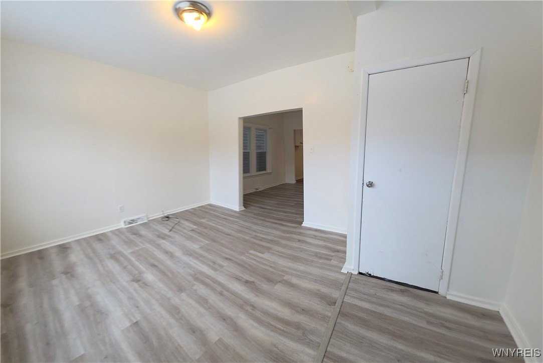 177 Grote Street unit: Lower - Photo 3 of 10