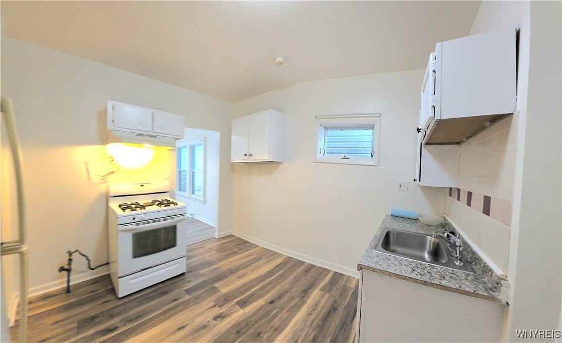 177 Grote Street unit: Lower - Photo 5 of 10