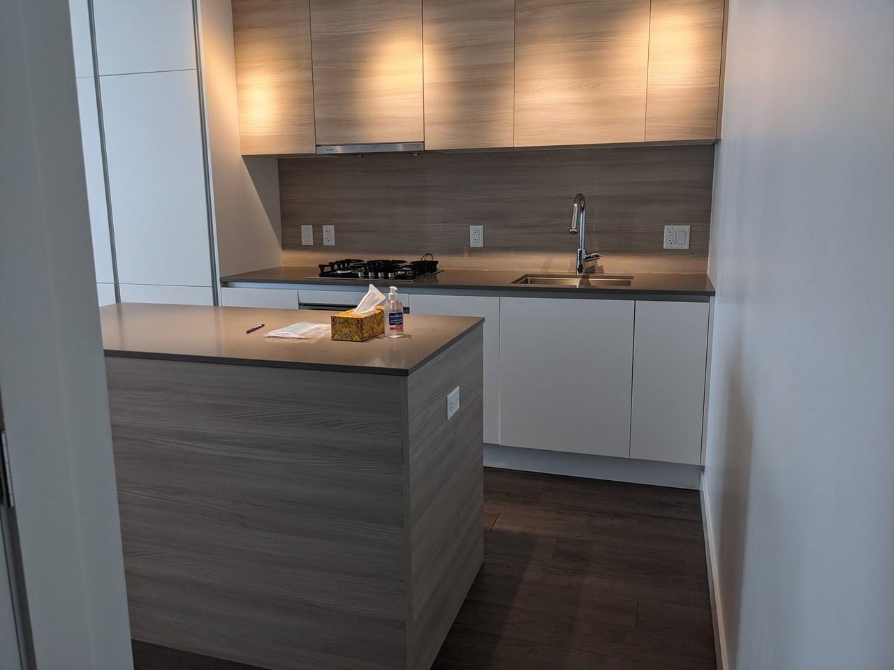 988 Quayside Dr - Photo 5 of 21