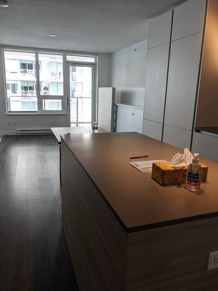 988 Quayside Dr - Photo 6 of 21